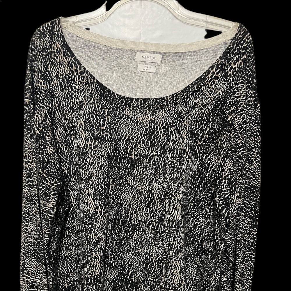 Van Heusen women’s Long Sleeve Sweater